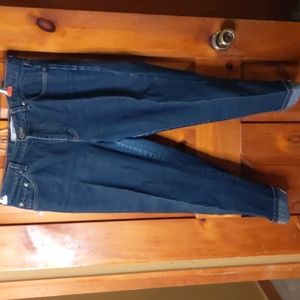 MAVI ladies size 31" Capri jeans zip front